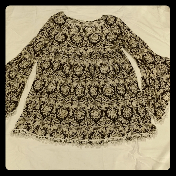Velzera Gorgeous! Bell Sleeved Minidress - Picture 1 of 4